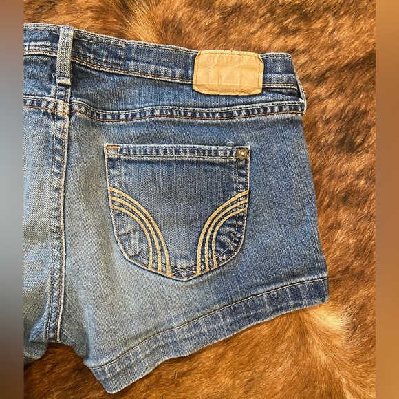 Hollister shorts low rise size 3 - Picture 7 of 8